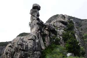  • <em>La Gomera Steinformation in Form eines liegenden Steintrolls<em>