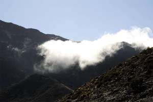  • <em>Die Kaldera des Teide auf Teneriffa in Wolken.<em>