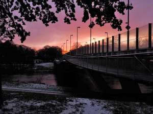  • <em>Der Sonnenaufgang an der Donau mit prächtigem Farbenspiel<em>